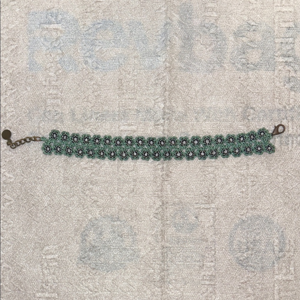 Chic Floral Green Bracelet